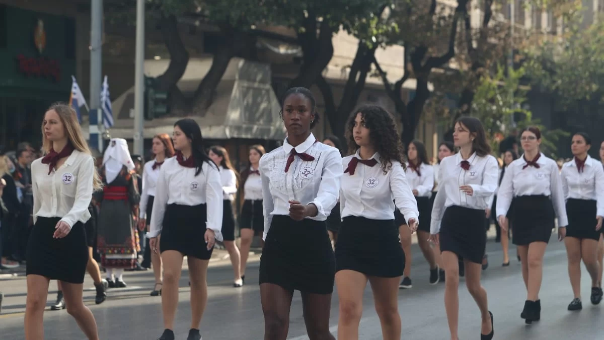 Θεσσαλονίκη: «Είμαι υπερήφανη για την πατρίδα μου» - Ξεχώρισε στην παρέλαση η μαθήτρια με καταγωγή από την Κένυα