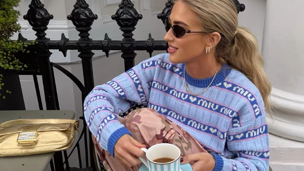 Πολύχρωμα πλεκτά: Η πιο cool τάση του φθινοπώρου είναι εδώ - Πως τα συνδυάζουν οι fashionistas