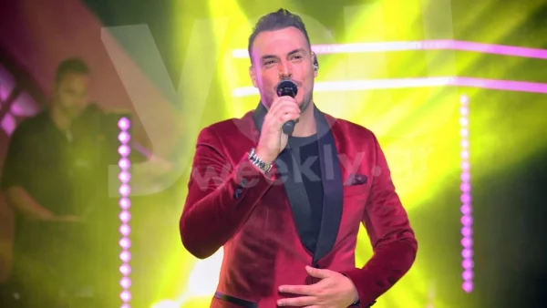 Σάκης Αρσενίου και Λαμπρινή Πλεύρη: Η πρώτη φωτογραφία με την φουσκωμένη κοιλίτσα