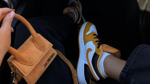 4 τρόποι να συνδυάσεις τα sneakers σου το Νοέμβριο, σύμφωνα με τα τελευταία fashion trends