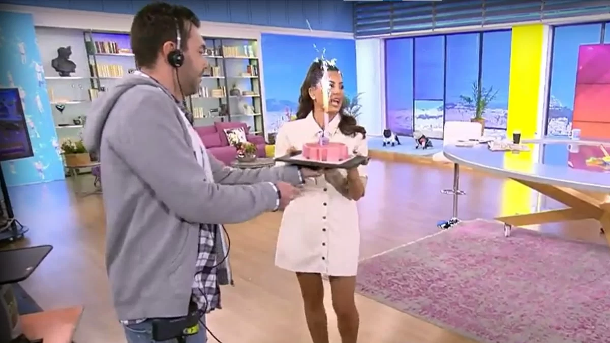 Happy Day: Με τούρτα υπερπαραγωγή εμφανίστηκε η Σταματίνα Τσιμτσιλή - Η έκπληξη γενεθλίων από απόσταση