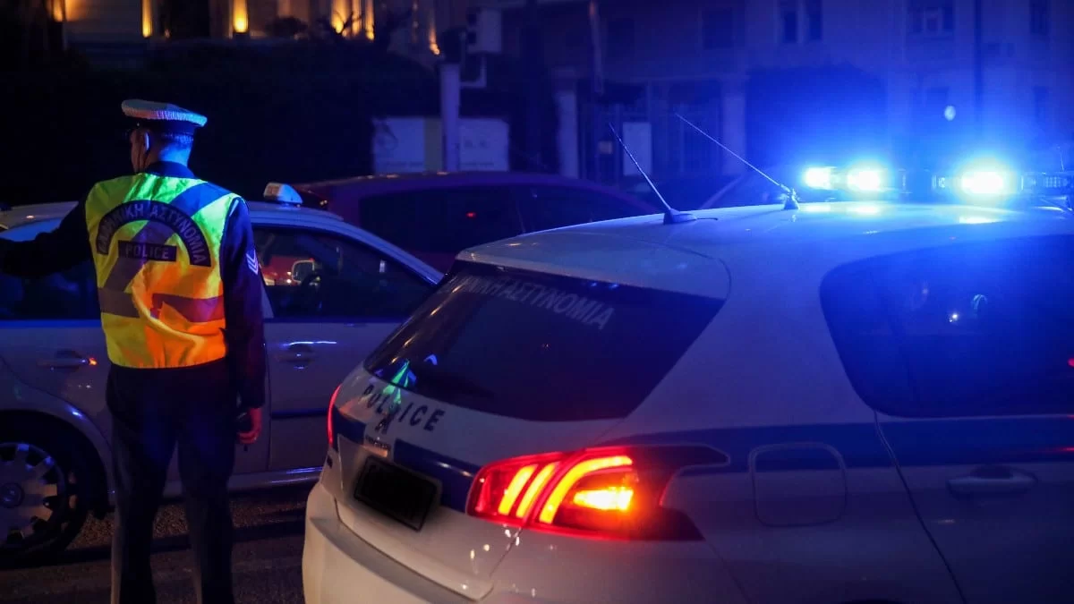 Συνελήφθησαν δύο αστυνομικοί για τον βιασμό στο Α/Τ Ομόνοιας - Επιβεβαιώνει τη 19χρονη ο ιατροδικαστής