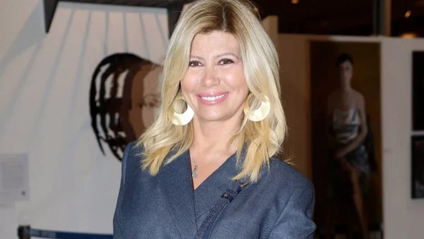 Ξεχωριστή η χθεσινή μέρα για το ζευγάρι - Σπάνια φωτογραφία της Ζήνας Κουτσελίνη με τον σύζυγό της