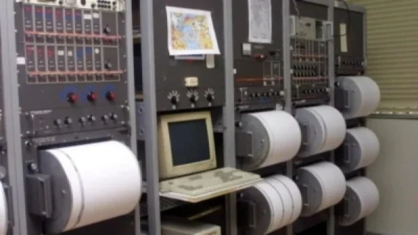 Πολύ ισχυρός σεισμός στην Ν. Εύβοια - Αισθητός στην Αθήνα