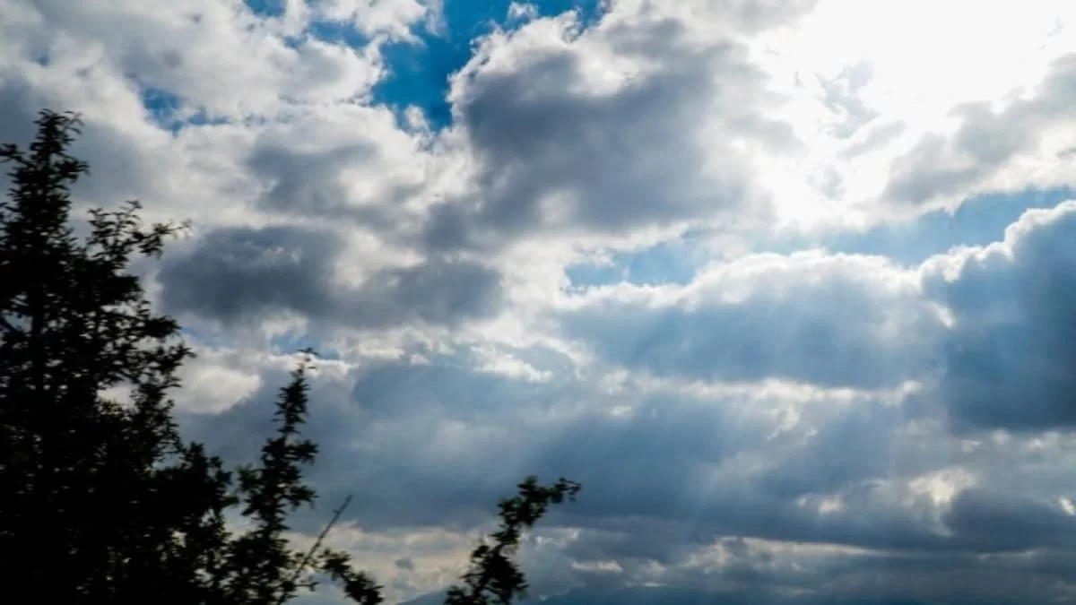 Καιρός 28/11: Νεφώσεις με τοπικές βροχές κυρίως... - Η θερμοκρασία θα σημειώσει πτώση