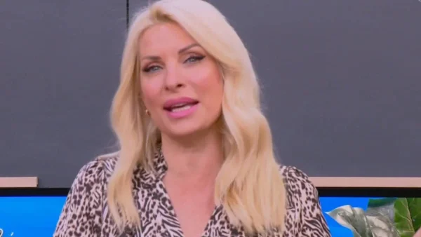 Γιορτάζει ο Άγγελος Λάτσιος - Οι ευχές της Ελένης Μενεγάκη στο πλατό της εκπομπής της στο MEGA