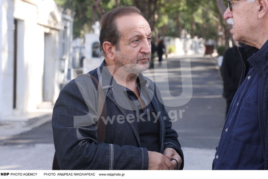 Αποκλειστικές φωτογραφίες από την κηδεία της Μίνας Αδαμάκη 3