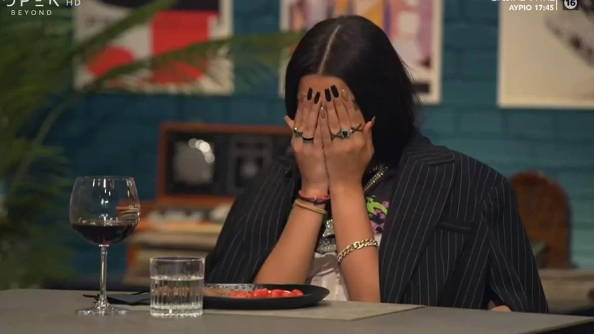 «Ήμουν στην κηδεία και περίμενα να της πω τι έγινε στην κηδεία της» - Ξέσπασε σε κλάματα η Αναστασία