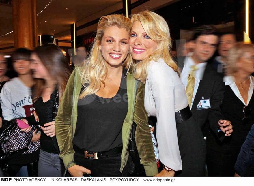 μενεγακη σπυροπουλου φιλια