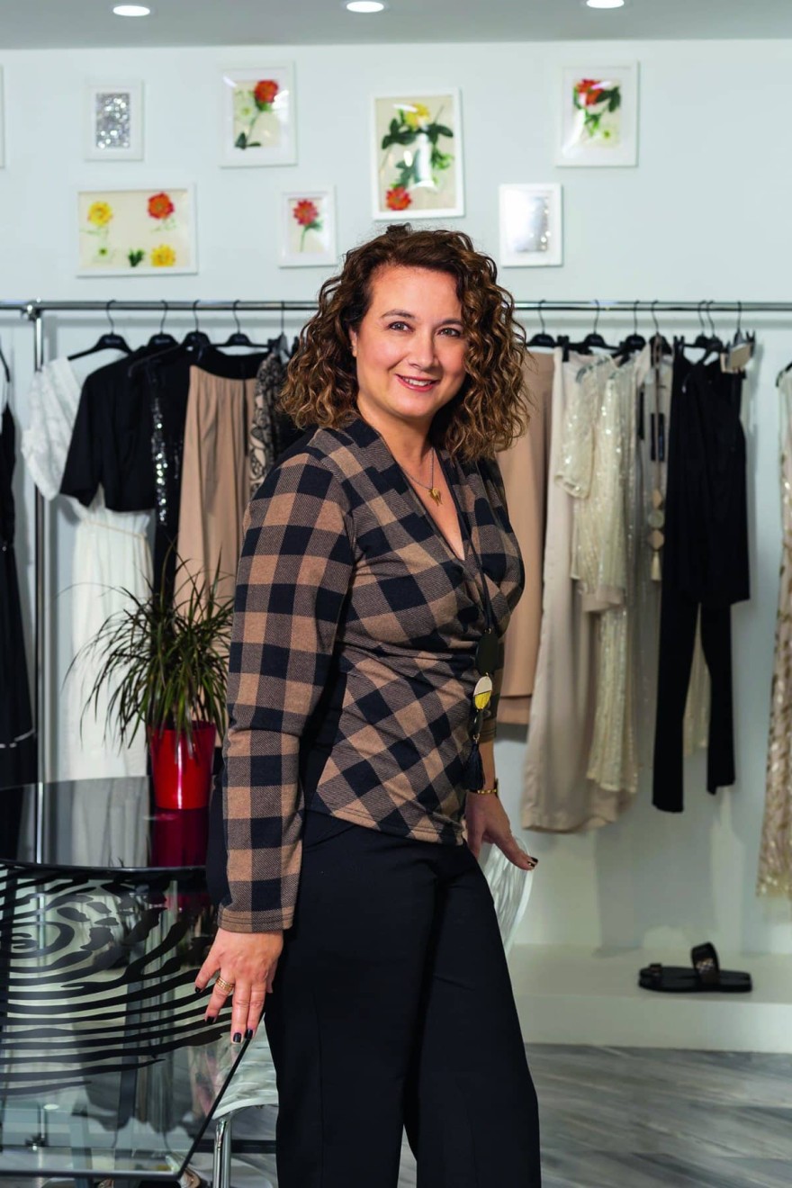 eleria cortes ρούχα