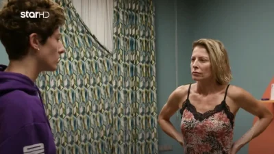 GNTM 5: «Πιστεύω ότι μας προσεγγίζει για να...» - Στο στόχαστρο η μαμά του ριάλιτι, Μικαέλα