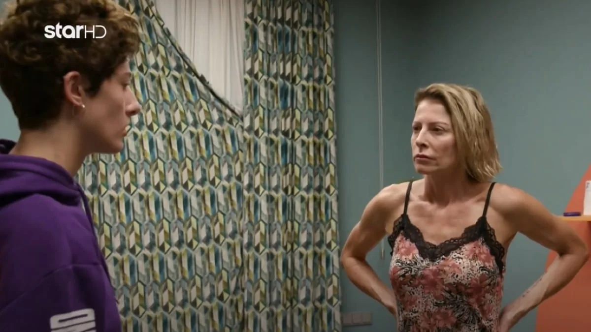 GNTM 5: «Πιστεύω ότι μας προσεγγίζει για να...» - Στο στόχαστρο η μαμά του ριάλιτι, Μικαέλα