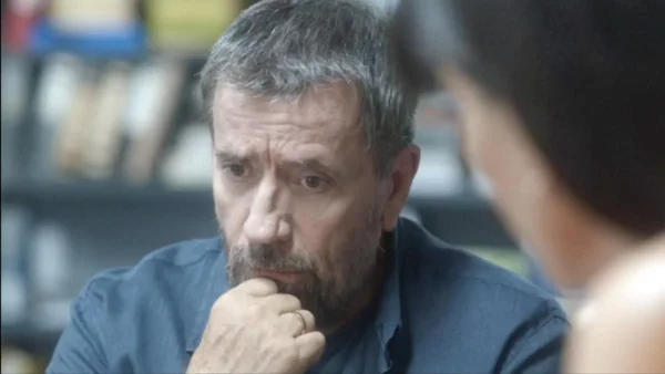 Κάνε ότι Κοιμάσαι (14/11): Ο Στράτος βρίσκεται δολοφονημένος έξω από το σπίτι του Νικόλα