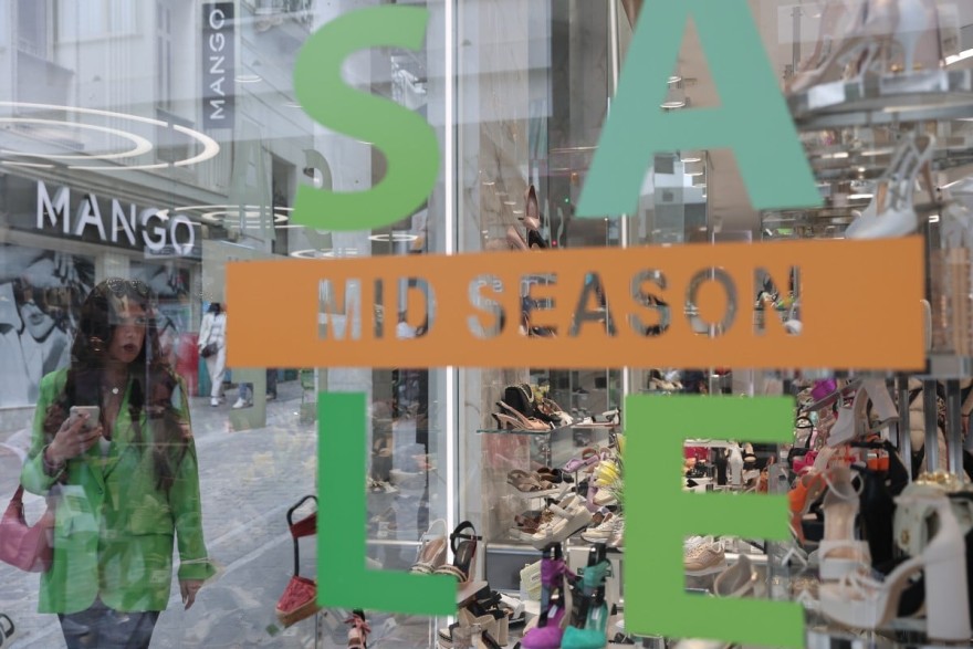 Ανοιχτά καταστήματα την Κυριακή