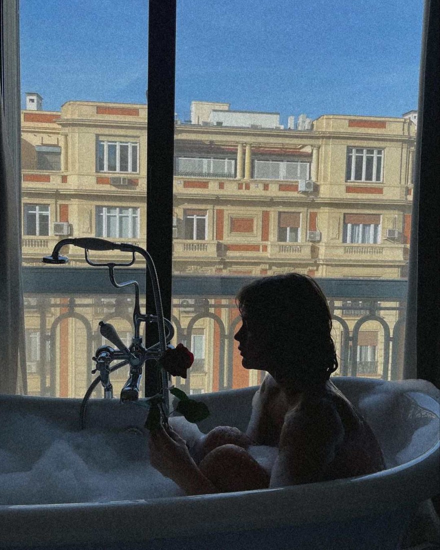 Κλελια γυμνή