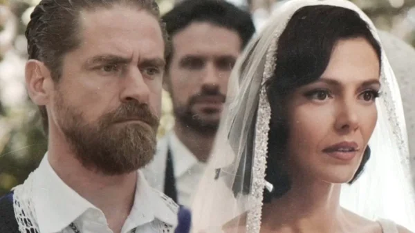 Σασμός: Έβγαζαν σέλφι μες την εκκλησία - Η πρώτη φωτογραφία που δημοσίευσε ο Δημήτρης Λάλος από τον γάμο Βασιλικής & Μαθιού