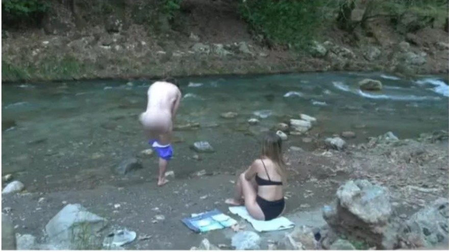 Μαύρο Ρόδο: Η γυμνή σκηνή στο ποτάμι 