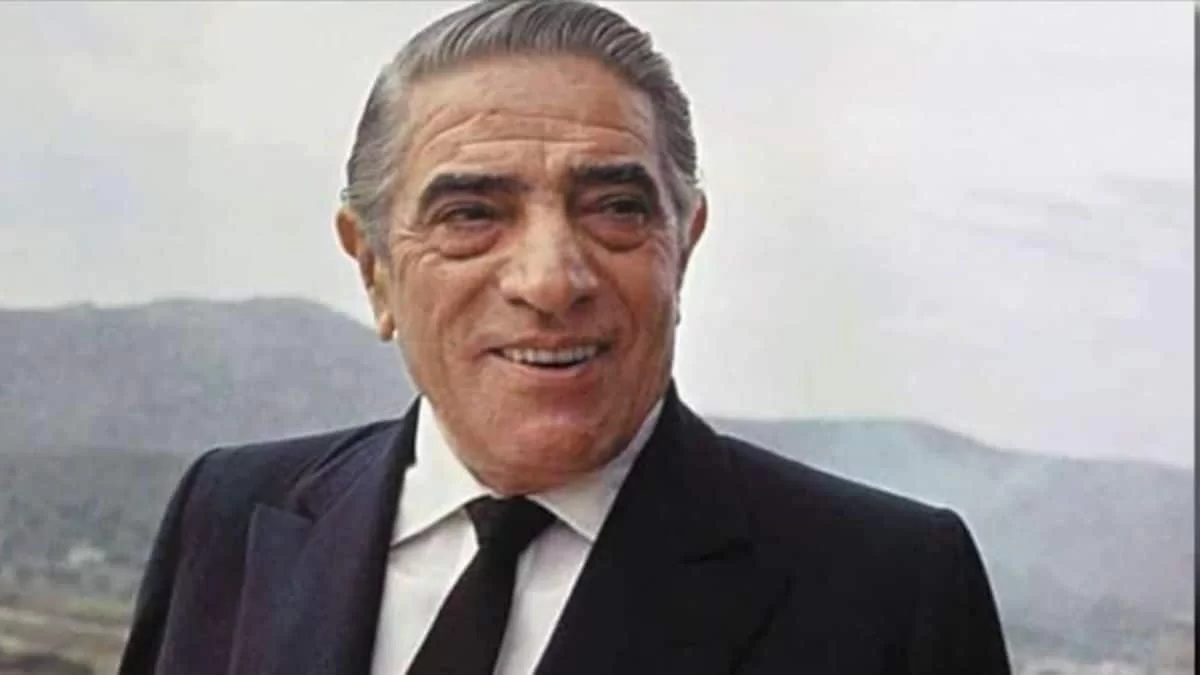 Σπάνιες φωτογραφίες από τον τάφο του Ωνάση στον Σκορπιό