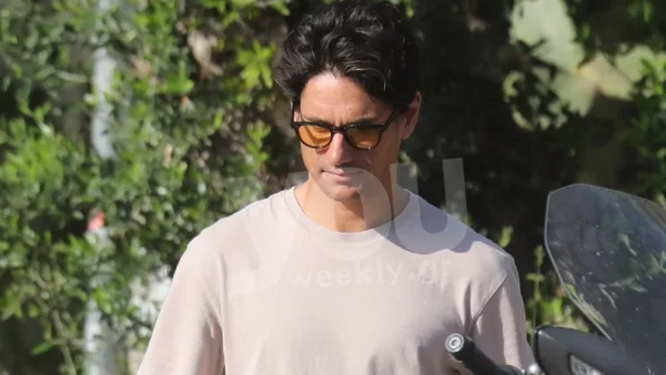 Δεν είδε τον φακό που τον τραβούσε - Σπάνια δημόσια εμφάνιση του Πάνου Βλάχου μετά τον χωρισμό με την Ιωάννα Τριανταφυλλίδου