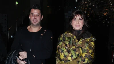 Στα δεξιά ο νυν και στα αριστερά ο πρώην - Τα ''έσπασε'' στα μπουζούκια η Πάολα με Βαφειάδη και Ζογλοπίτη