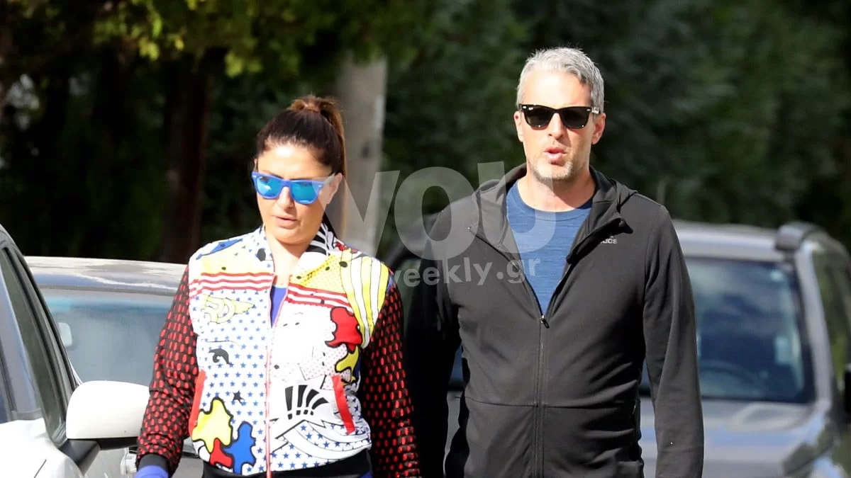 Τεράστια μεζονέτα με μεγάλα παράθυρα και κήπο - Το σπίτι της Έλενας Παπαρίζου και του Αντρέα Καψάλη