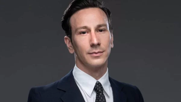 Ο Παράδεισος των Κυριών (15/11): Στο φως η αλήθεια που ανατρέπει τα πάντα - Ο Αριστείδης είχε παντρευτεί κρυφά την...