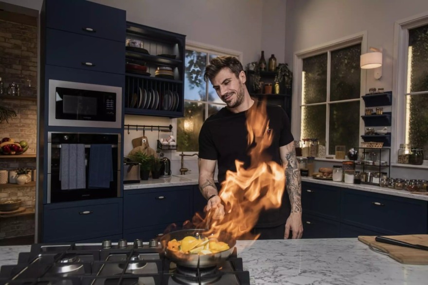 Άκης Πετρετζίκης Kitchen Lab