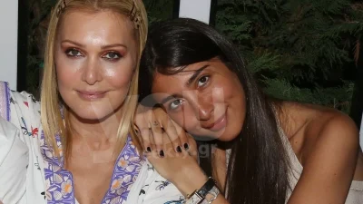 Είναι αχώριστες - Η φωτογραφία της Νατάσας Θεοδωρίδου με την κόρη της, Χριστιάνα από το καμαρίνι της