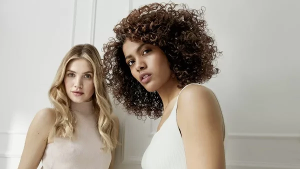 Ανανεωμένη vegan σειρά μόνιμης βαφής