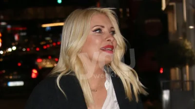 Περιτριγυρισμένη από πλήθος κόσμου - «Χαλασμός» με την Ελένη Μενεγάκη σε γιορτή της Άνδρου