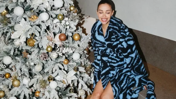 Με κολλητό μαύρο φόρεμα, γούνα και κοιλιά τούρλα - Παραλήρημα στο instagram με την εγκυμονούσα Ελένη Φουρέιρα