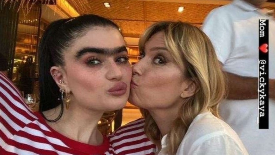 Η απάντηση της Βίκυς Καγιά για το unfollow της Σοφίας Χατζηπαντελή