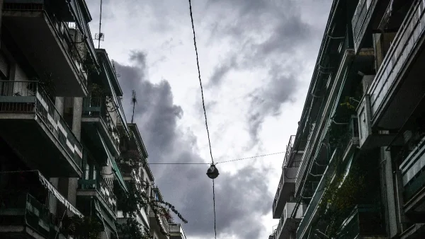 Καιρός (7/12): Η μέρα θα ξεκινήσει με βροχές και από το απόγευμα υποχωρούν - Σε ποιες περιοχές θα βρέξει