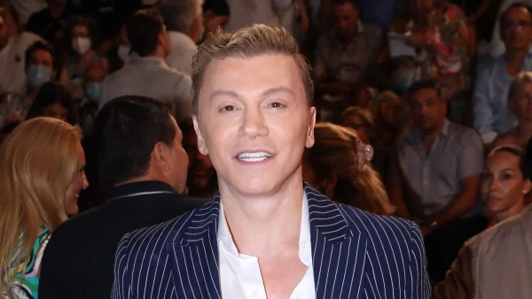 Αυτή και αν ήταν μίμηση - Ο Τάκης Ζαχαράτος έκανε ολόιδιο τον Νίκο Κοκλώνη