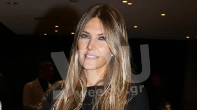 2005: Η αξέχαστη φωτογραφία της Εύας Καϊλή αγκαλιά με τον Σάκη Ρουβά και τον Ηλία Ψινάκη