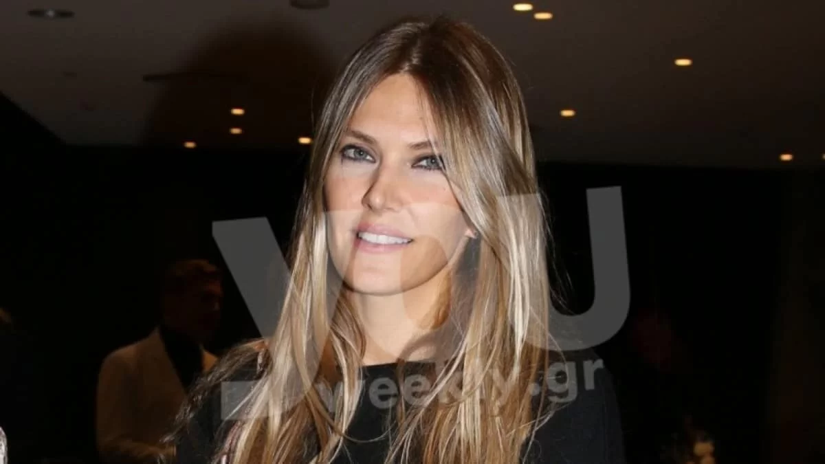 2005: Η αξέχαστη φωτογραφία της Εύας Καϊλή αγκαλιά με τον Σάκη Ρουβά και τον Ηλία Ψινάκη