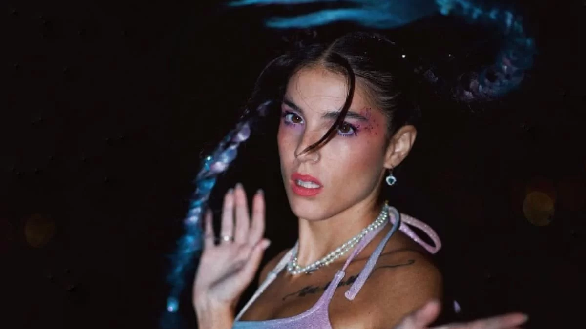 Άννα Μαρία Βέλλη: Πόζαρε χωρίς κανένα ρούχο και έδειξε για πρώτη φορά την πίσω όψη της