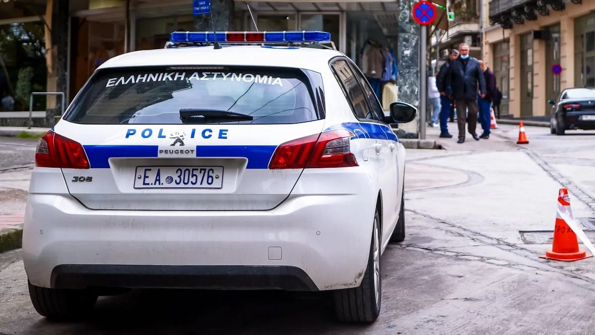 Σκηνές τρόμου στη Νέα Σμύρνη - Άγνωστος άνοιξε πυρ σε καφετέρια και άφησε πίσω του δύο νεκρούς