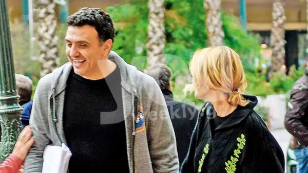 Βόλτα στην Πανεπιστημίου για Μπαλατσινού & Κικίλια - Πιο αδύνατη και ανανεωμένη από ποτέ η σύζυγος του Υπουργού Τουρισμού