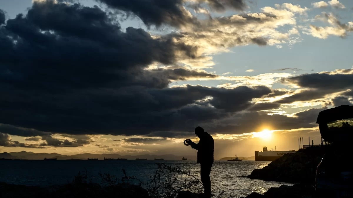 Αίθριος ο καιρός σήμερα 24/12 με μικρή άνοδο της θερμοκρασίας - Δείτε όμως που θα βρέξει