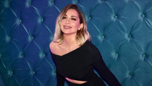 Πλακώθηκαν την ώρα που έτρωγαν: Άγριος καυγάς με την Δέσποινα Βανδή σε εστιατόριο στο Κολωνάκι