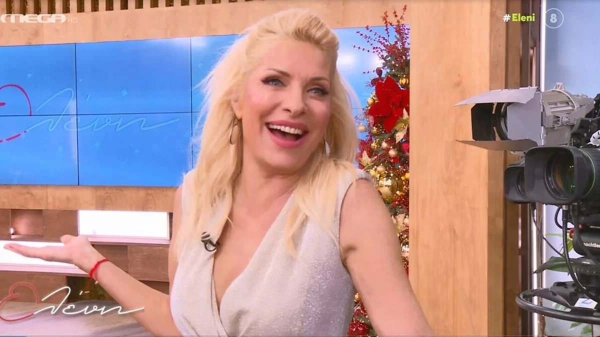 Κάθε γωνία και ένα Χριστουγεννιάτικο δέντρο - Εντυπωσιάζει ο στολισμός στο πλατό της εκπομπής της Ελένης Μενεγάκη