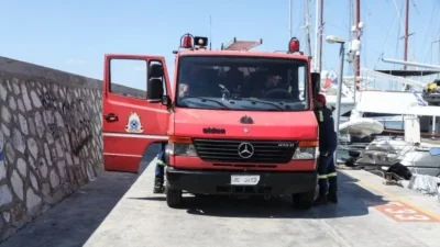 Φωτιά σε διαμέρισμα στo κέντρο της Θεσσαλονίκης - Απεγκλωβίστηκαν δύο άτομα