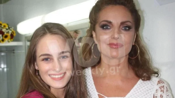 Το φόραγε η Γκερέκου στην εφηβεία - Η Μαρία Βοσκοπούλου με παλιό ρούχο της μαμάς της