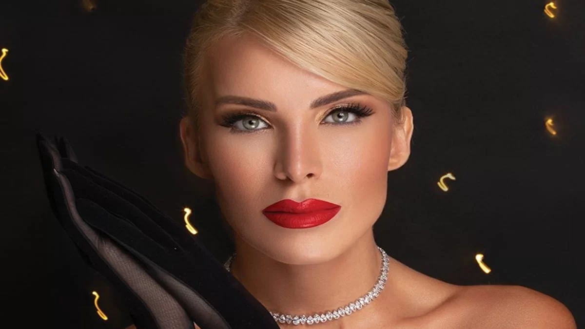 H Choose to Sparkle από τη Radiant έχει πρωταγωνίστρια την εκθαμβωτική Κατερίνα Καινούργιου