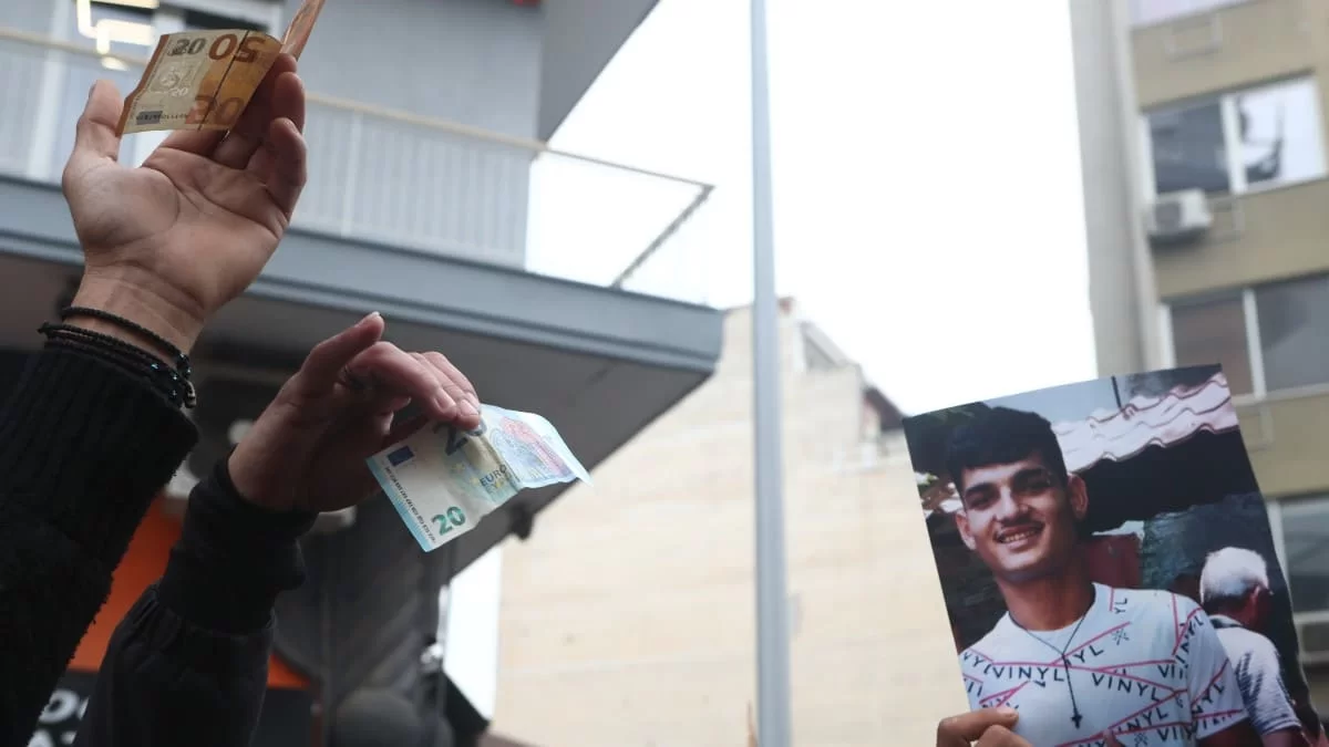 Ορίστηκε ημερομηνία και μέρος - Το κηδειόσημο για τον 16χρονο ρομά από τη Θεσσαλονίκη