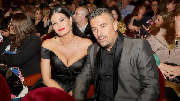 Σαν πορσελάνινη κούκλα - Η φωτογραφία της κόρης των Αϊβάζη & Κορινθίου από τις χριστουγεννιάτικες διακοπές της στο Λονδίνο