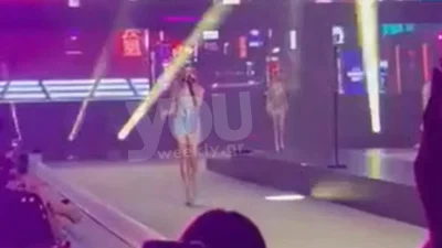 Madwalk 2022: Με μίνι φόρεμα γεμάτο στρας - Η Δανάη Λιβιεράτου τραγούδησε στη σκηνή και αποθεώθηκε