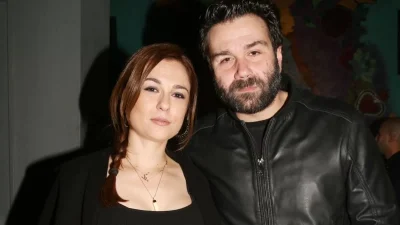 Τάσος Ιορδανίδης: Το χριστουγεννιάτικο δέντρο και τα πλάνα από το σπίτι του με την Θάλεια Ματίκα