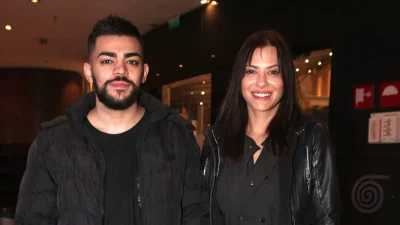 Λάουρα Νάργες: Η πρώτη χριστουγεννιάτικη φωτογραφία με τον μπέμπη της - Όλοι μαζί οικογενειακά